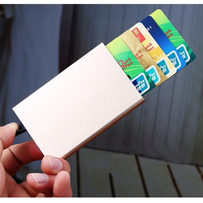 Дизайнерский металлический кош – обзор и цена Card Case Minimalist